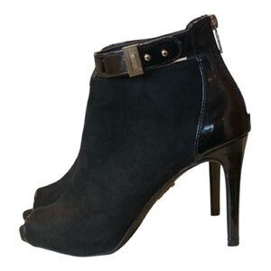 Jennifer Lopez Black Open Toe Ankle Boot Buckle Strap Faux Suede Size 6.5